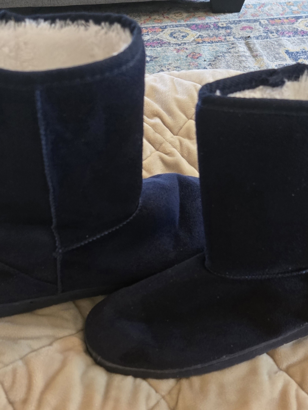 WORN ONCE -Dawgs Cream Faux Shearling Microfiber Boots